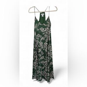 Nicole Miller new York Dark Green Floral Maxi dress. With hidden side pockets